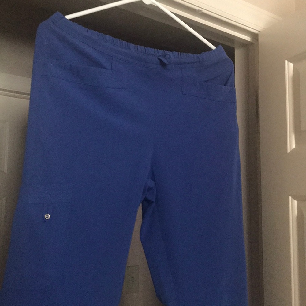 Scrub set